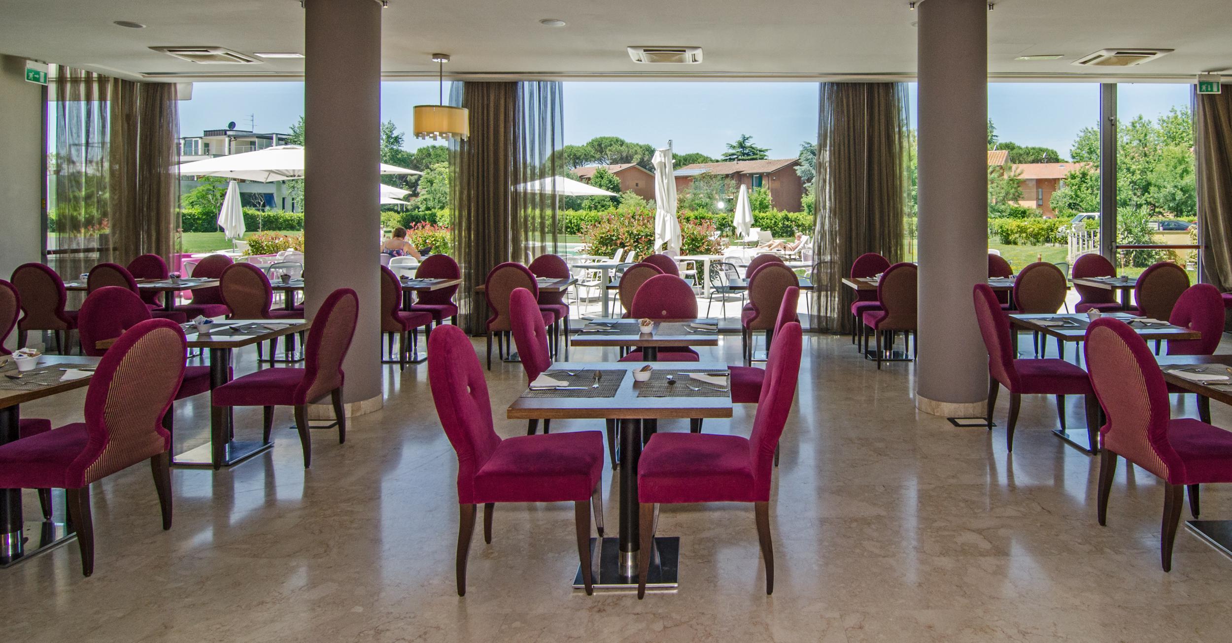 Pisa Tower Plaza Hotel Exterior foto Restaurant