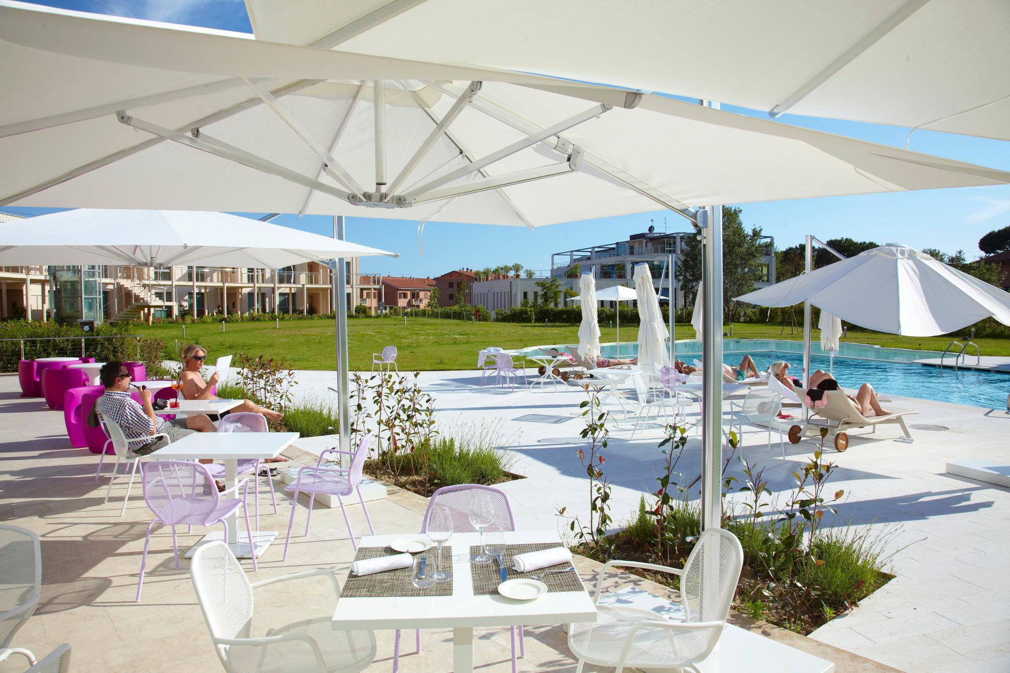 Pisa Tower Plaza Hotel Exterior foto The Village