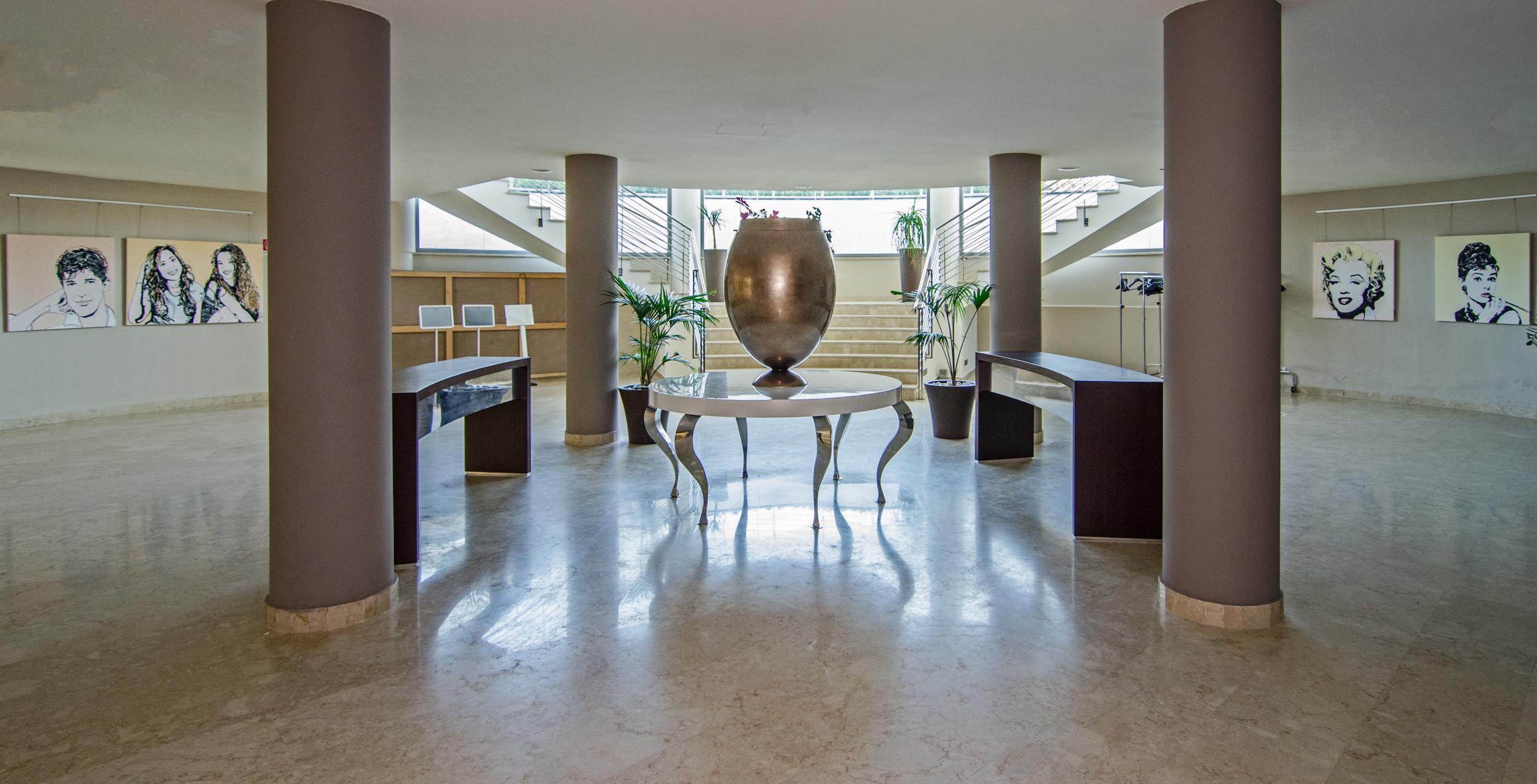 Pisa Tower Plaza Hotel Exterior foto Interior of the hotel