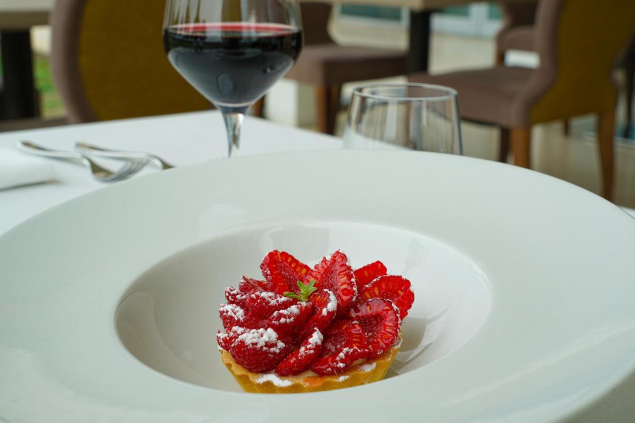 Pisa Tower Plaza Hotel Exterior foto A dessert at the restaurant