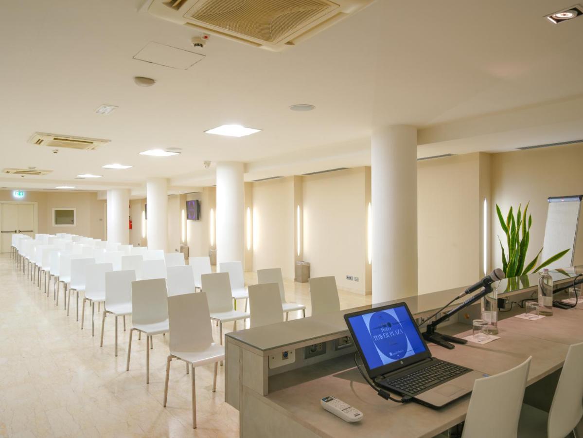 Pisa Tower Plaza Hotel Exterior foto The conference room