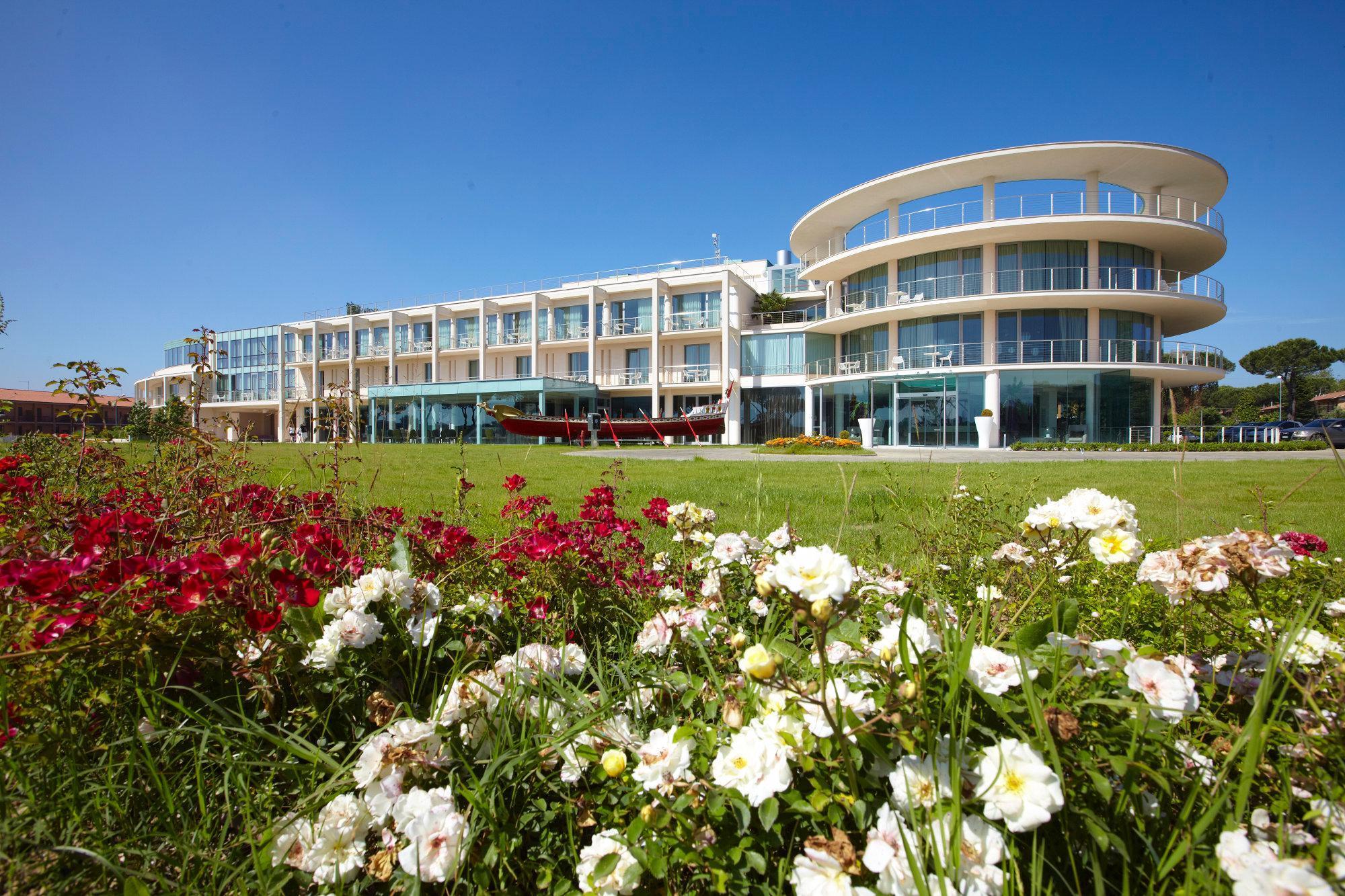 Pisa Tower Plaza Hotel Exterior foto The International Centre for Life