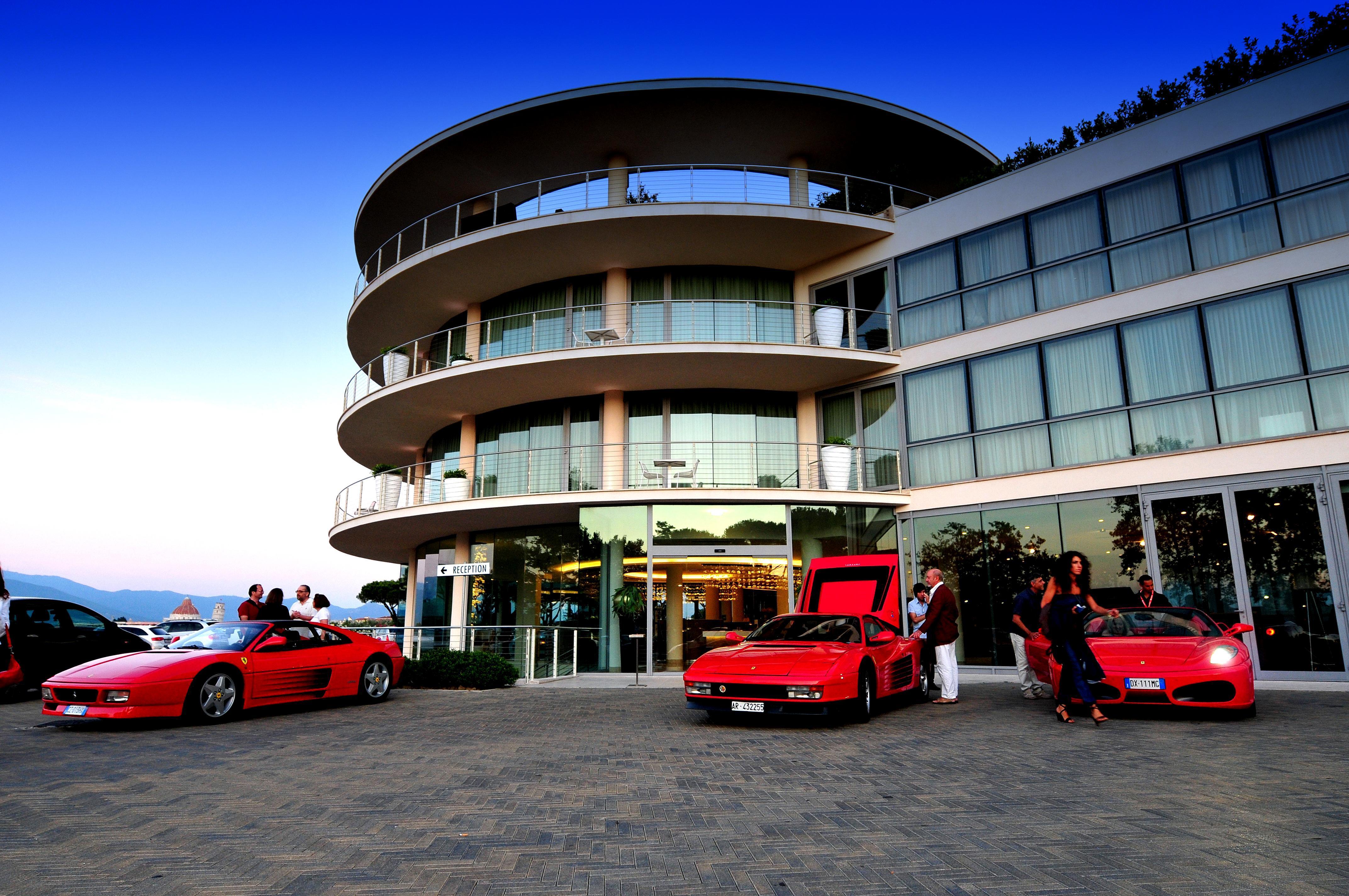 Pisa Tower Plaza Hotel Exterior foto The Ferrari Store at Maranello