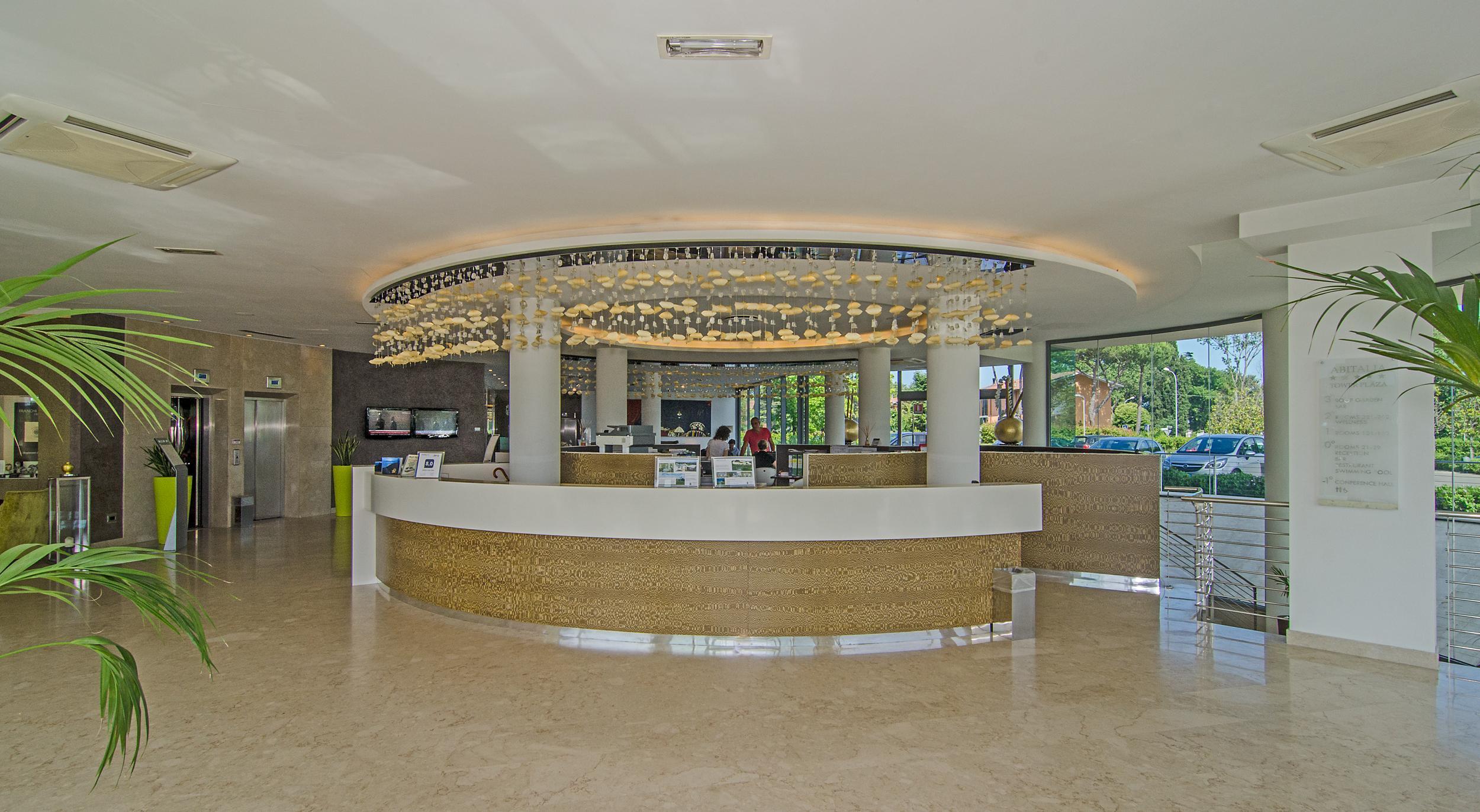 Pisa Tower Plaza Hotel Exterior foto Reception